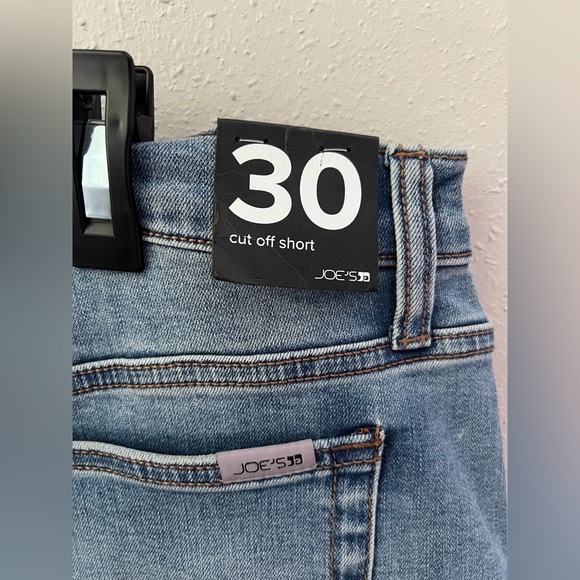 New JOE'S JEANS MEDIUM WASH CUTOFF DENIM SHORTS IN FITRIA WOMEN'S SIZE 30 - Picture 3 of 8